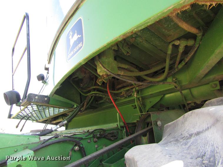 image for item DD8748 1980 John Deere 7720 combine