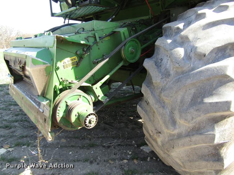 image for item DD8748 1980 John Deere 7720 combine