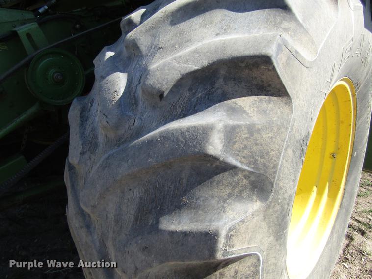 image for item DD8748 1980 John Deere 7720 combine