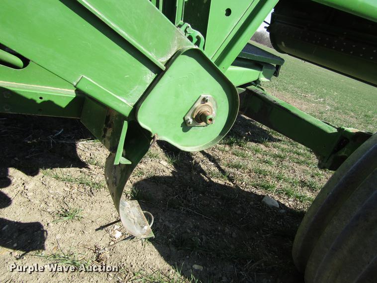 image for item DD8748 1980 John Deere 7720 combine