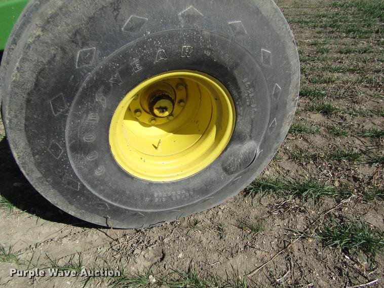 image for item DD8748 1980 John Deere 7720 combine