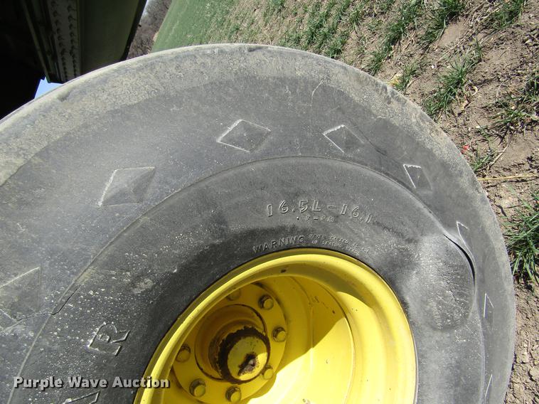 image for item DD8748 1980 John Deere 7720 combine