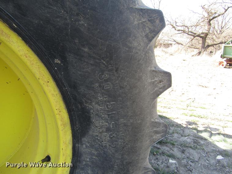 image for item DD8748 1980 John Deere 7720 combine