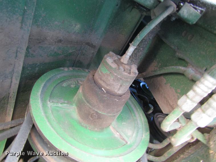 image for item DD8748 1980 John Deere 7720 combine