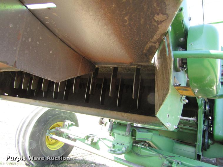 image for item DD8748 1980 John Deere 7720 combine