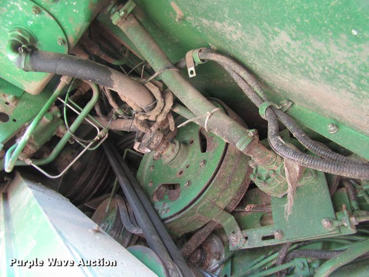 image for item DD8748 1980 John Deere 7720 combine