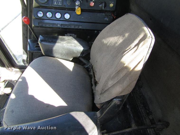 image for item DD8748 1980 John Deere 7720 combine