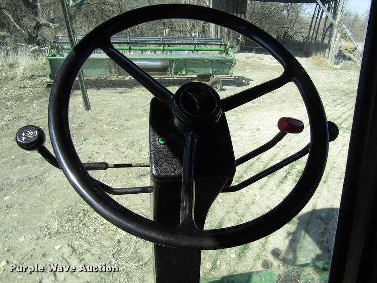 image for item DD8748 1980 John Deere 7720 combine