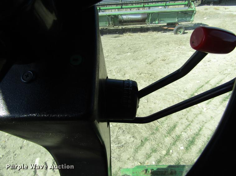 image for item DD8748 1980 John Deere 7720 combine