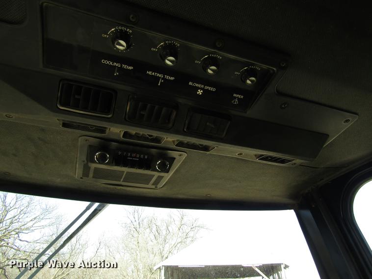 image for item DD8748 1980 John Deere 7720 combine