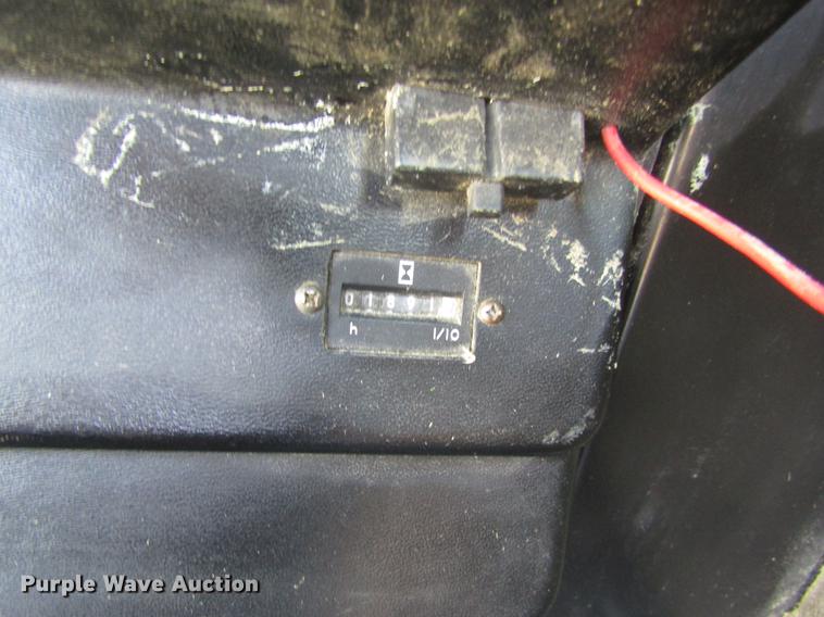 image for item DD8748 1980 John Deere 7720 combine