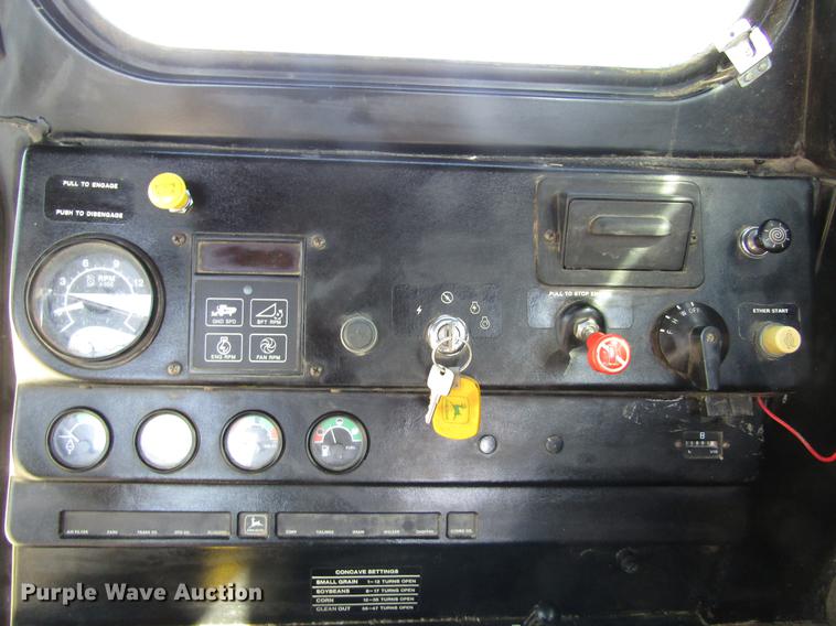 image for item DD8748 1980 John Deere 7720 combine