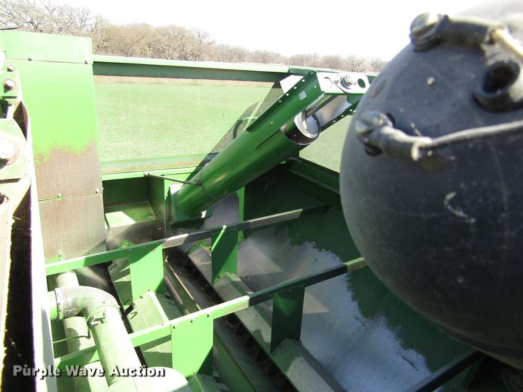 image for item DD8748 1980 John Deere 7720 combine