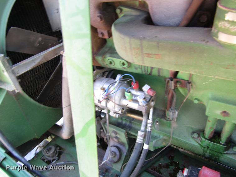 image for item DD8748 1980 John Deere 7720 combine