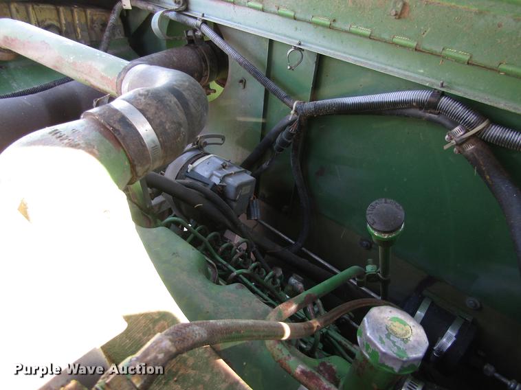 image for item DD8748 1980 John Deere 7720 combine
