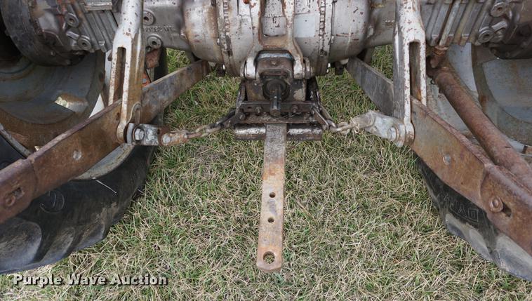 image for item DE3256 1976 Massey Ferguson 275 tractor