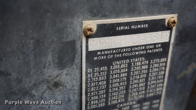 image for item DE3256 1976 Massey Ferguson 275 tractor