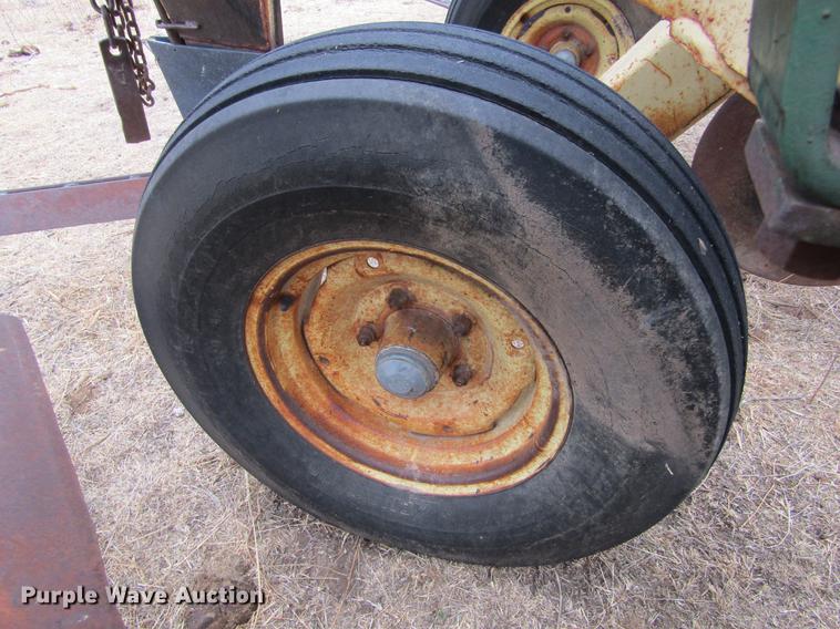 image for item DE6695 Noble 5X5 sweep plow