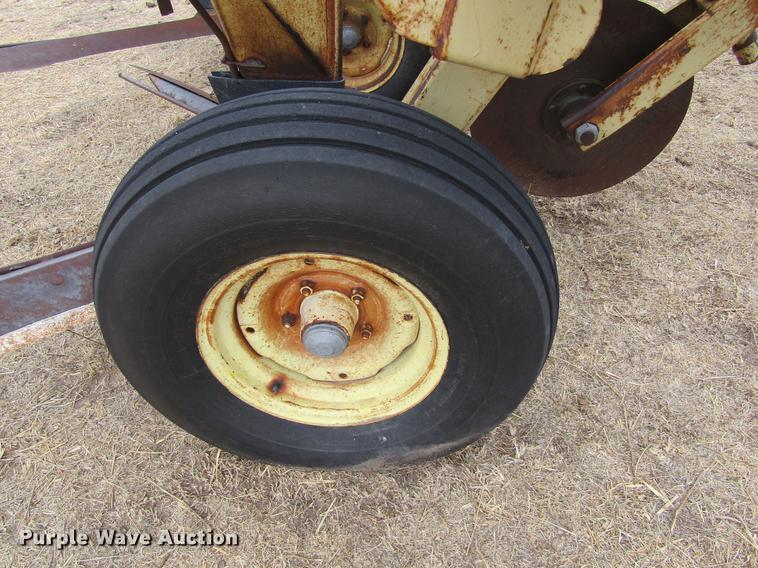 image for item DE6695 Noble 5X5 sweep plow