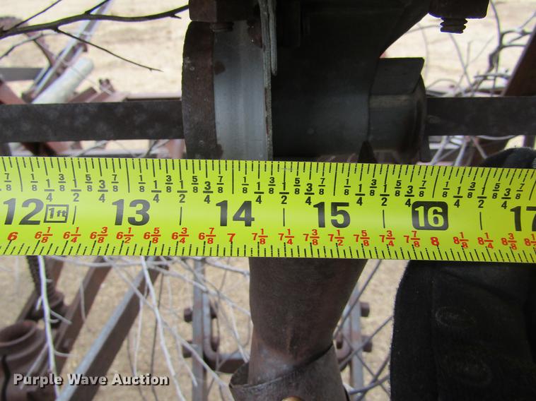 image for item DE6697 Dempster grain drill