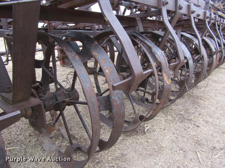 image for item DE6697 Dempster grain drill