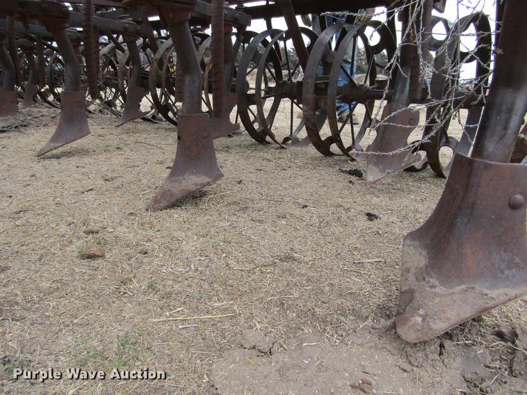 image for item DE6697 Dempster grain drill