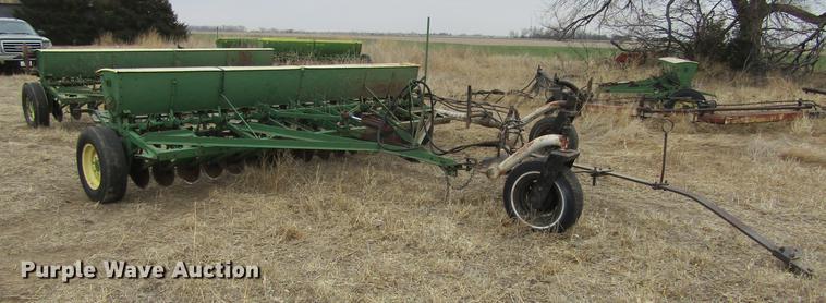 image for item DE6699 John Deere grain drill