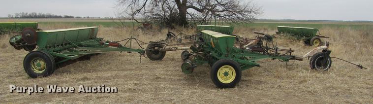 image for item DE6699 John Deere grain drill