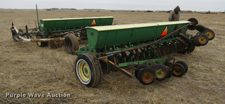 image for item DE6699 John Deere grain drill
