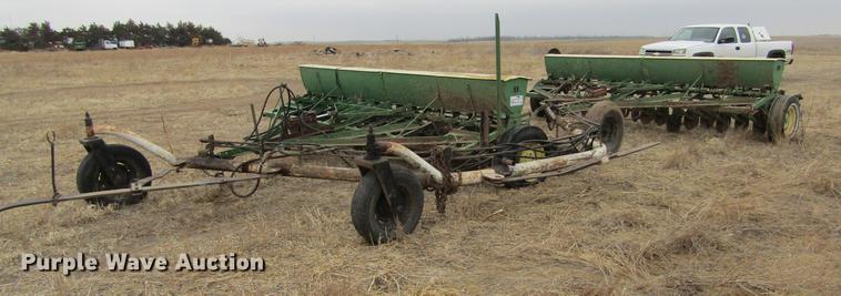image for item DE6699 John Deere grain drill