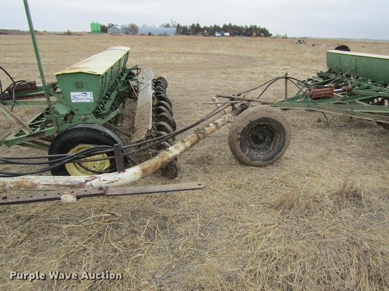 image for item DE6699 John Deere grain drill