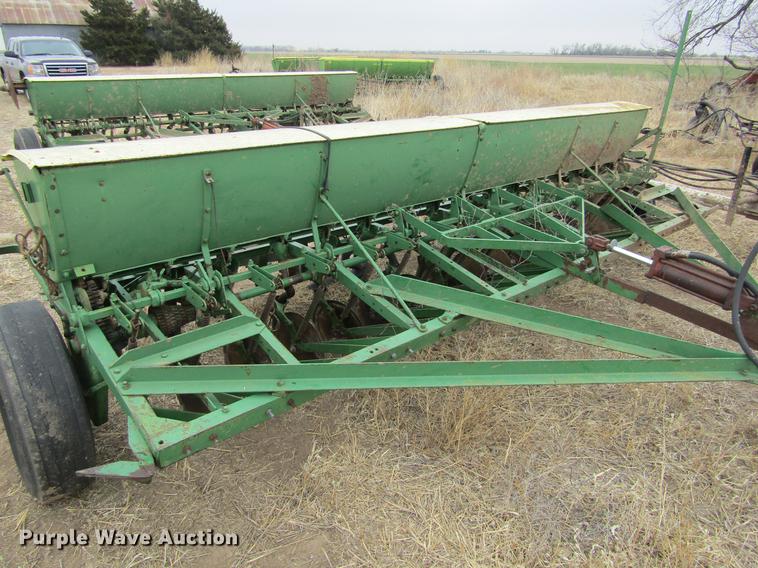 image for item DE6699 John Deere grain drill