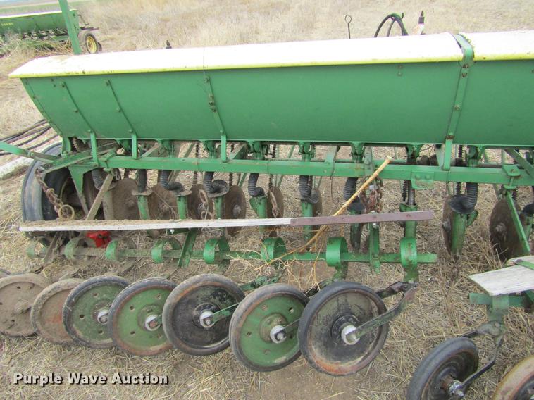 image for item DE6699 John Deere grain drill