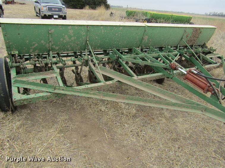 image for item DE6699 John Deere grain drill