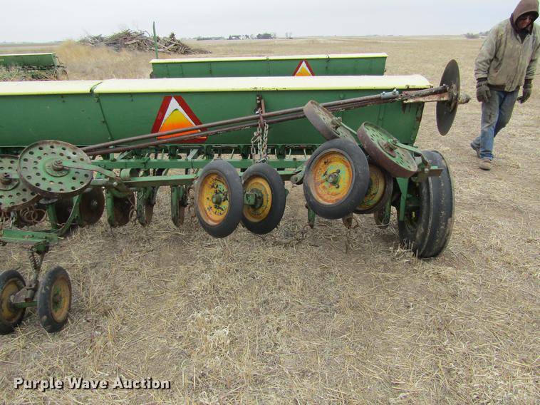 image for item DE6699 John Deere grain drill