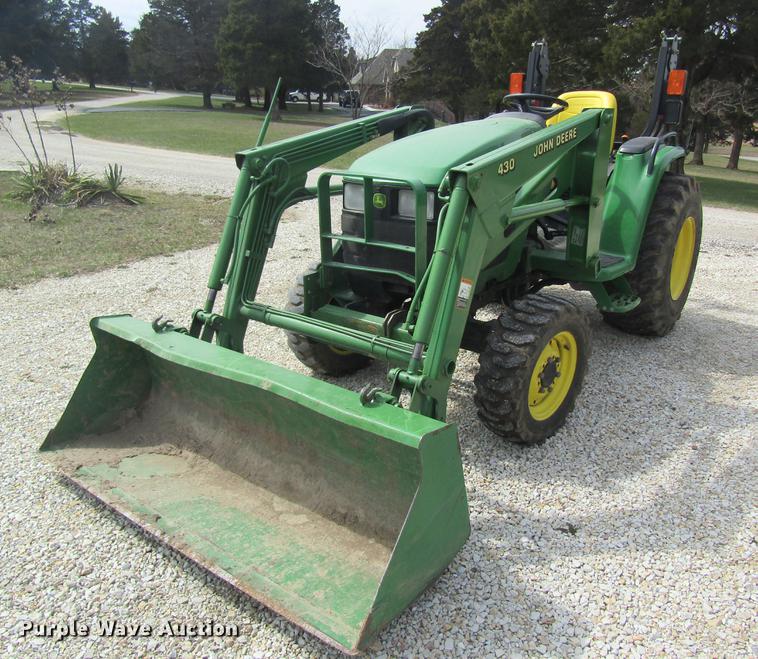 image for item DF9487 2004 John Deere 4310 tractor