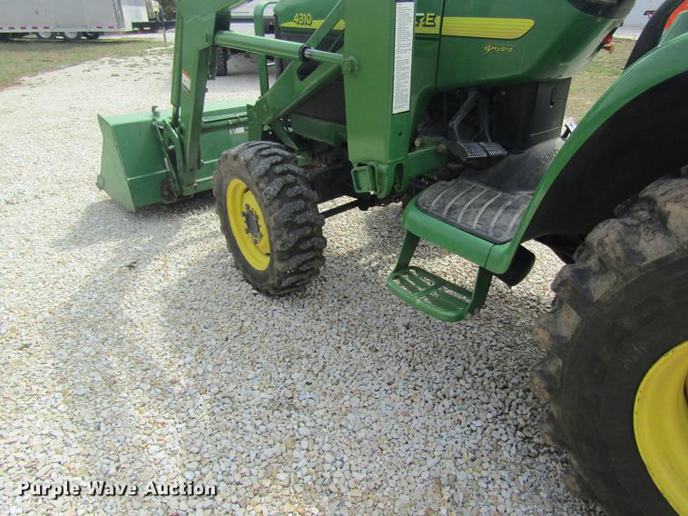image for item DF9487 2004 John Deere 4310 tractor
