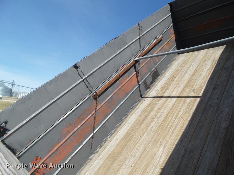 image for item DZ9280 2010 Special Construction grain trailer