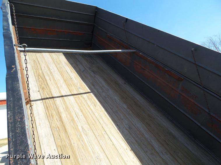 image for item DZ9280 2010 Special Construction grain trailer