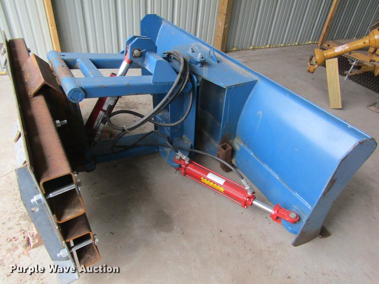 image for item EI9313 Ford skid steer blade