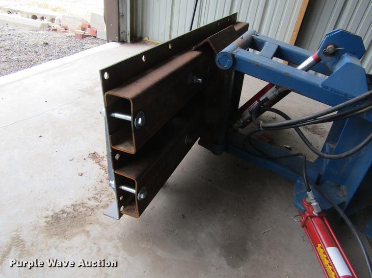 image for item EI9313 Ford skid steer blade