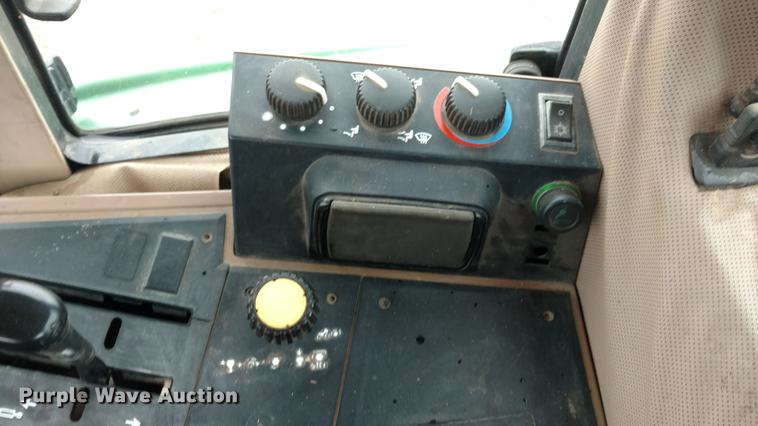 image for item EJ9524 1997 John Deere 6200 tractor