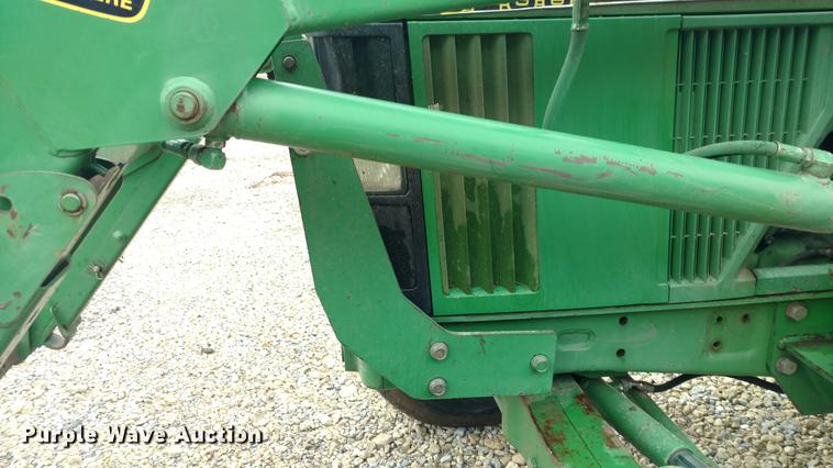 image for item EJ9524 1997 John Deere 6200 tractor