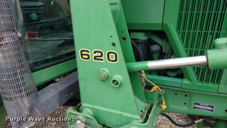 image for item EJ9524 1997 John Deere 6200 tractor