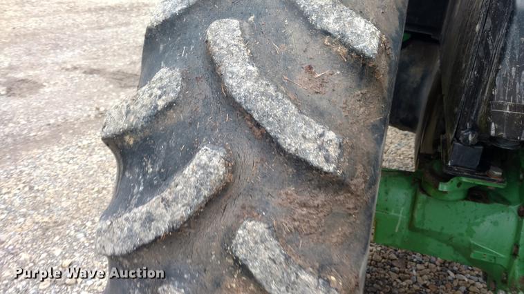 image for item EJ9524 1997 John Deere 6200 tractor