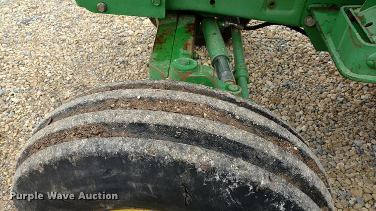 image for item EJ9524 1997 John Deere 6200 tractor