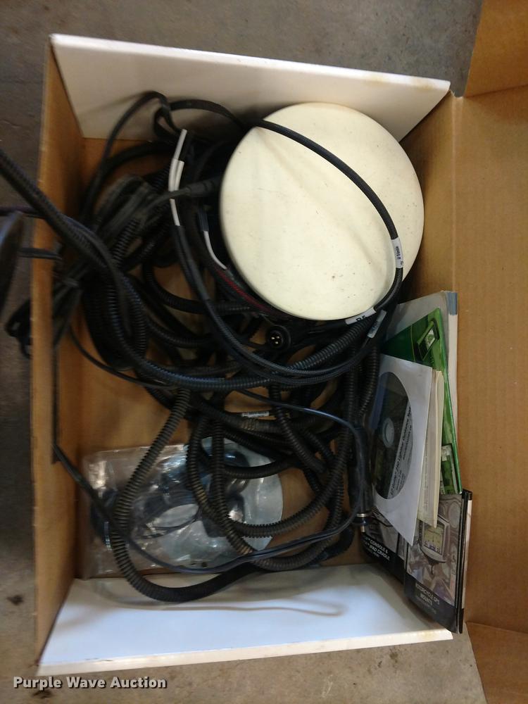 image for item EJ9530 Trimble Ez-Guide 250 light bar guidance system