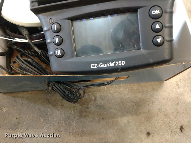 image for item EJ9530 Trimble Ez-Guide 250 light bar guidance system