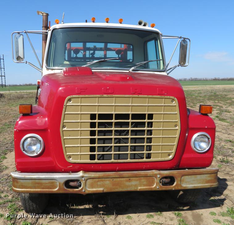 image for item EJ9539 1978 Ford 7000 semi truck
