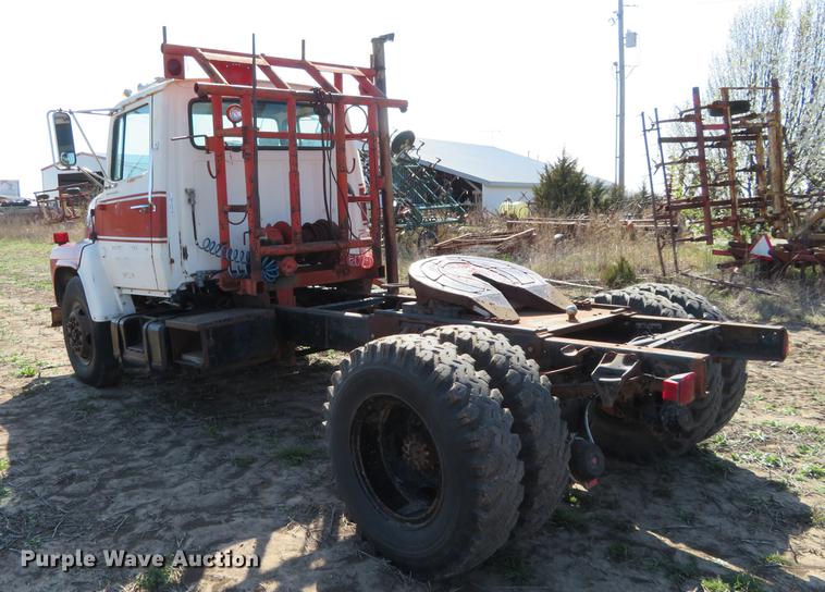 image for item EJ9539 1978 Ford 7000 semi truck
